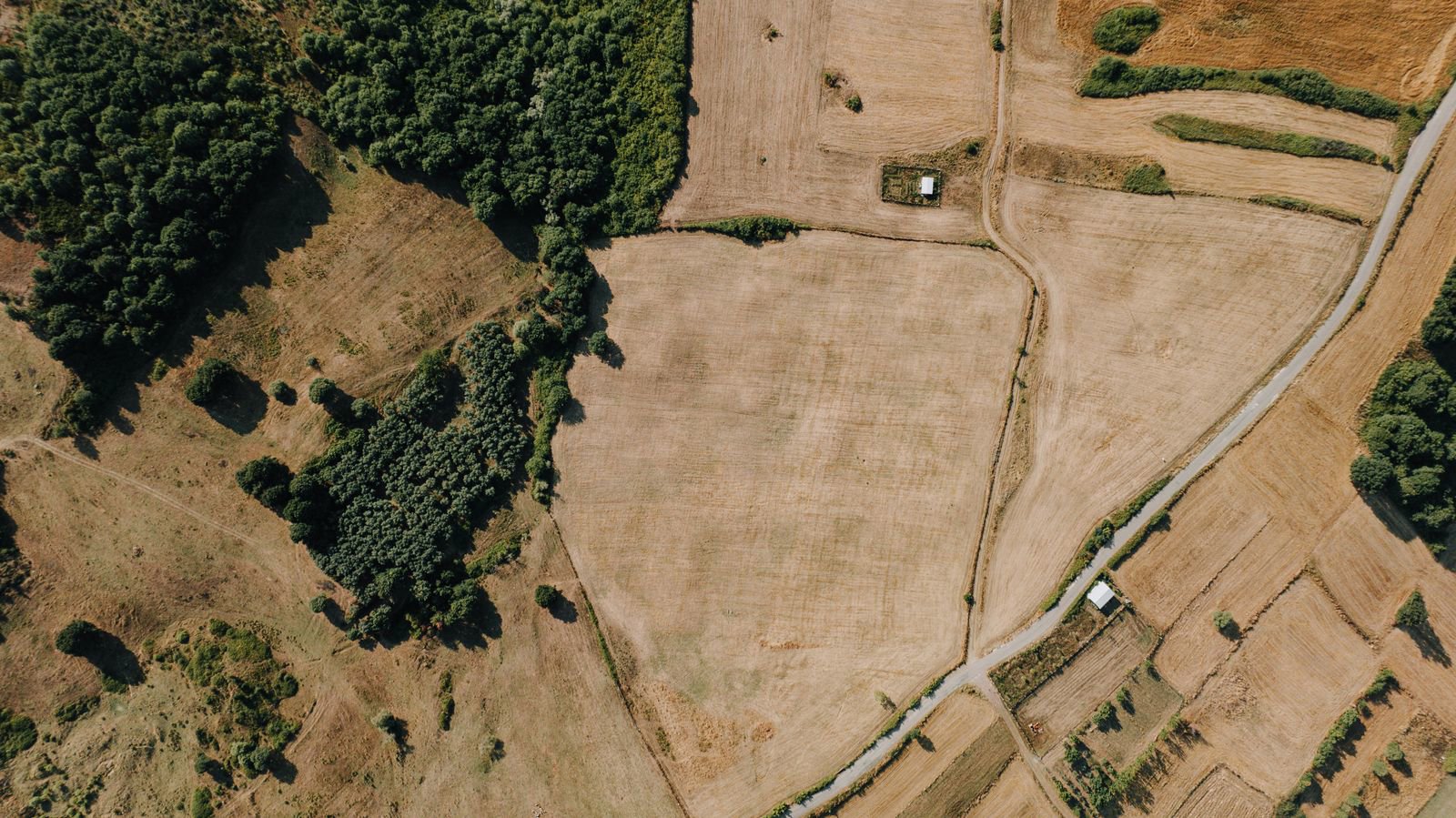 Eryaman'da Cadde Cepheli 1.200 m² Ticari İmarlı Arsa